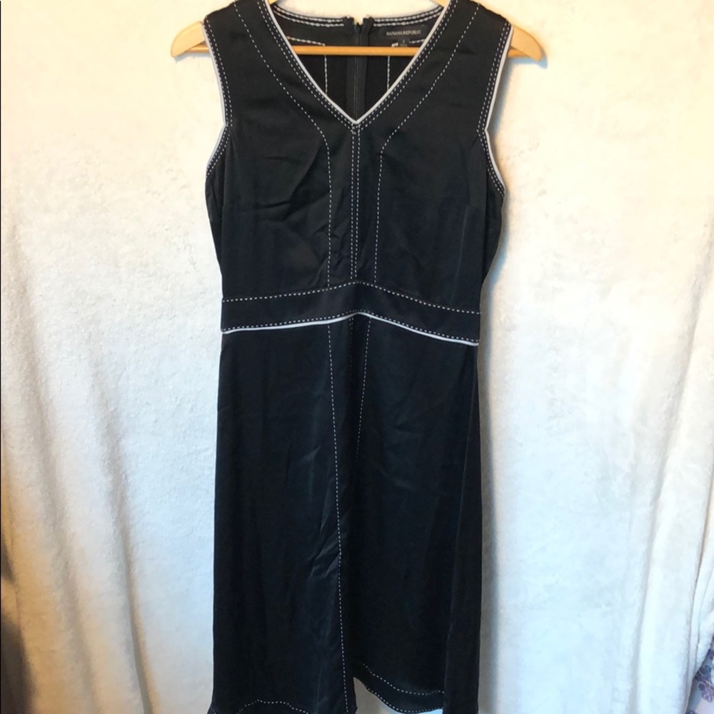 Banana Republic Size 4 Women’s Dress (Used)